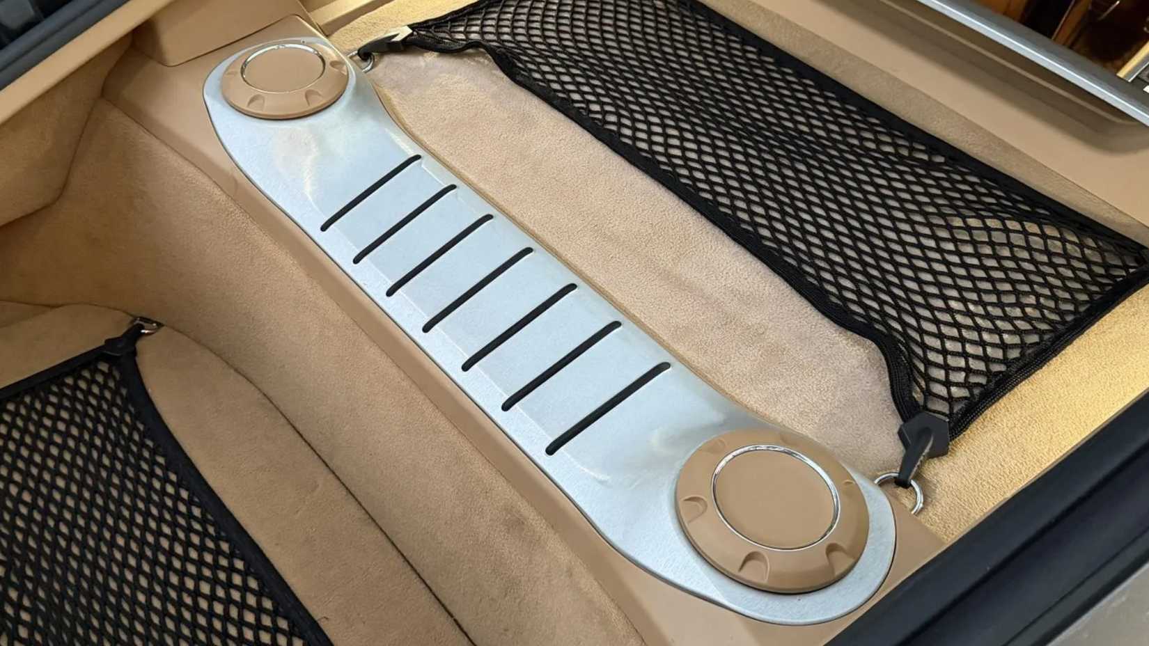 Tampa do motor Porsche Cayman 2014