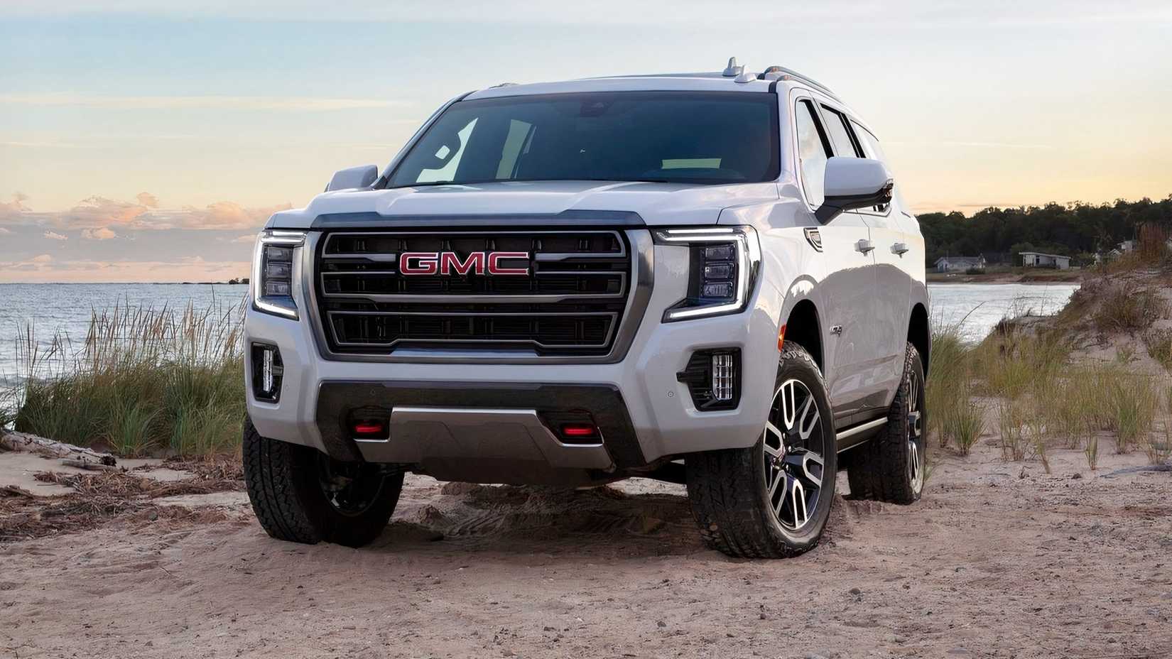2021 GMC Yukon front-quarter