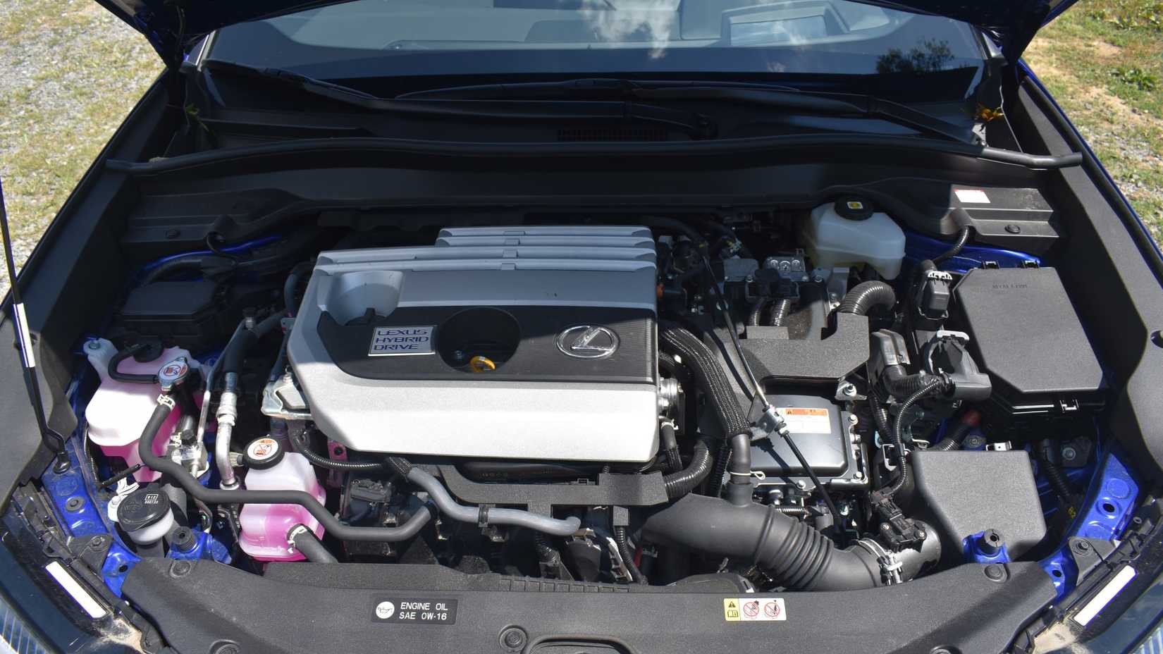 2023 Lexus UX 250h F-Sport engine