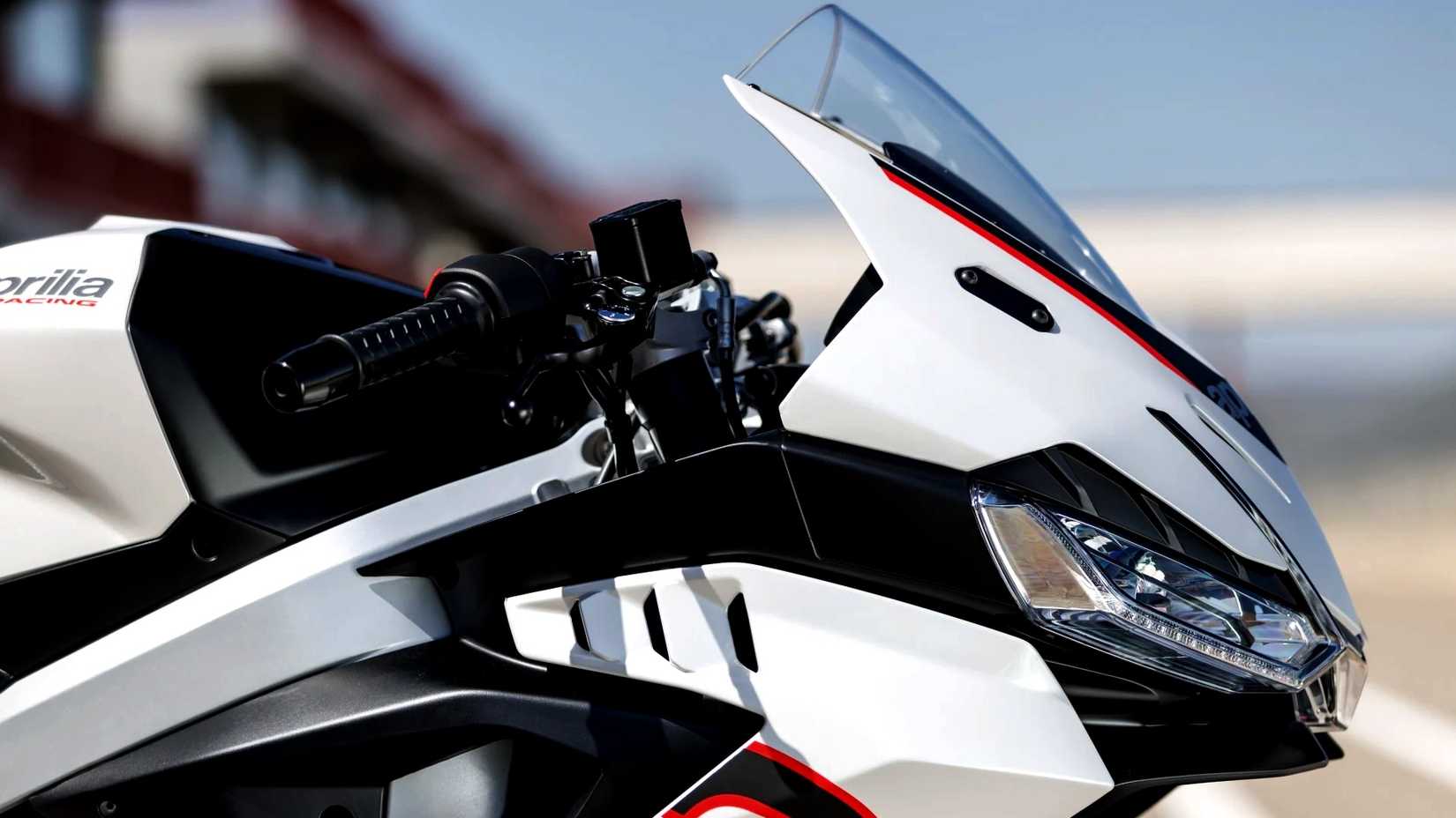 2025 Aprilia RS 457 Branco Detalhe