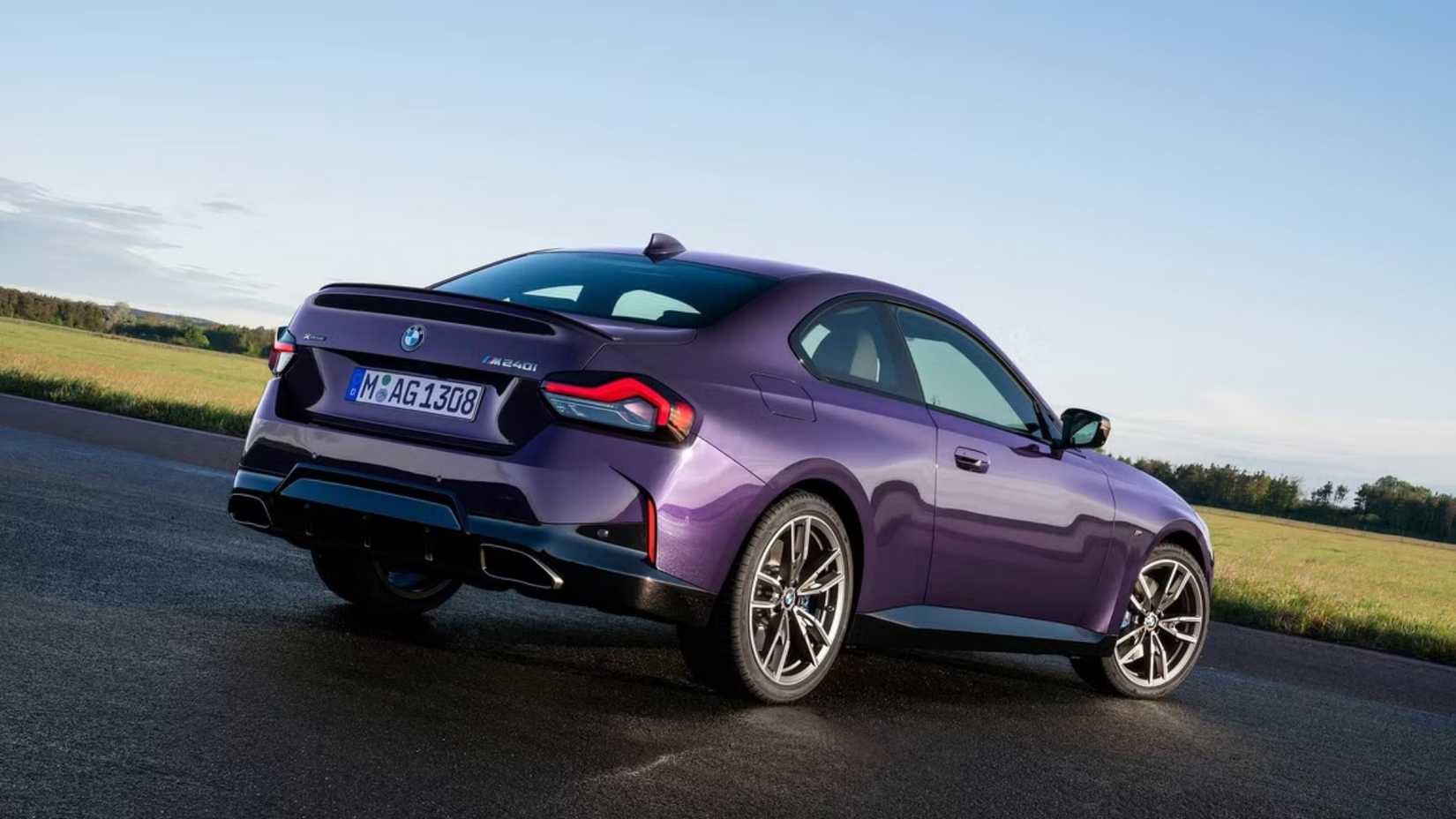 2026 BMW 240i