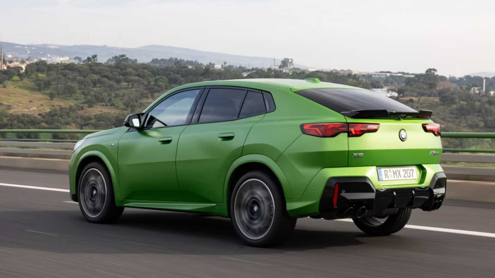 2026 BMW X2 traseira