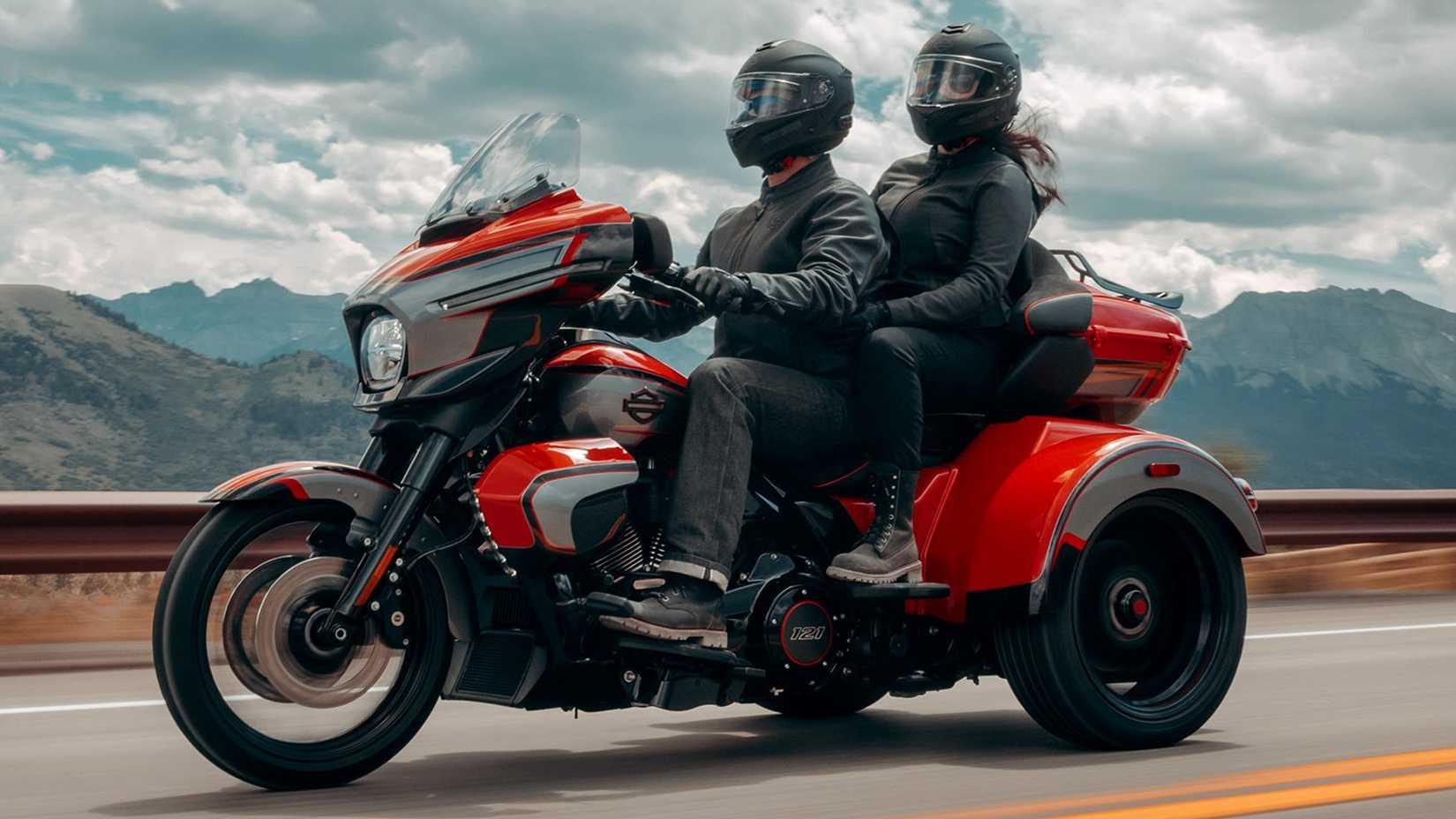 2026 Harley-Davidson CVO Street Glide 3 Special Action