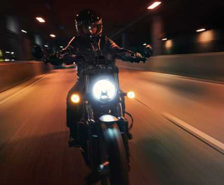 Frente de ação Harley-Davidson Nightster 2026