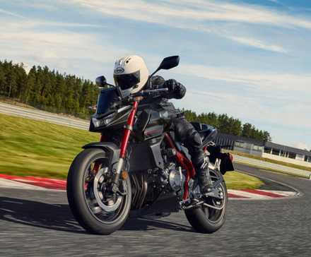 2026 Honda CB750 Hornet E-Clutch Ação