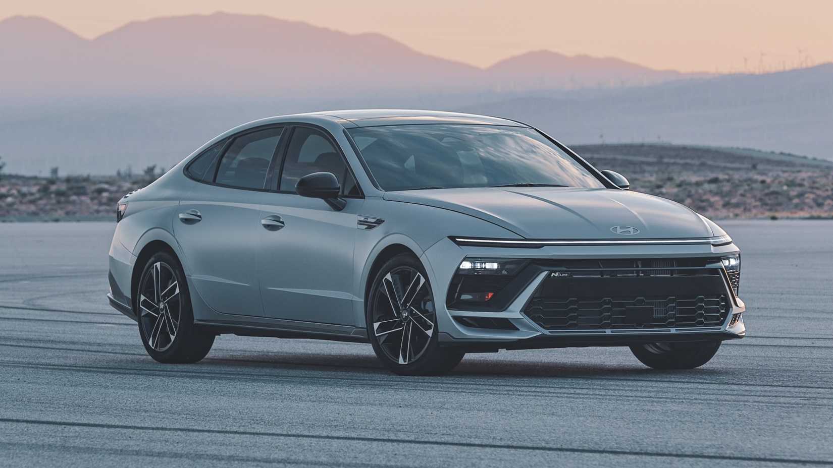 Quarto dianteiro do Hyundai Sonata N-Line 2026