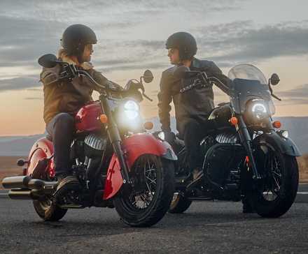 Um par de pilotos no Indian Chief Vintage 2026