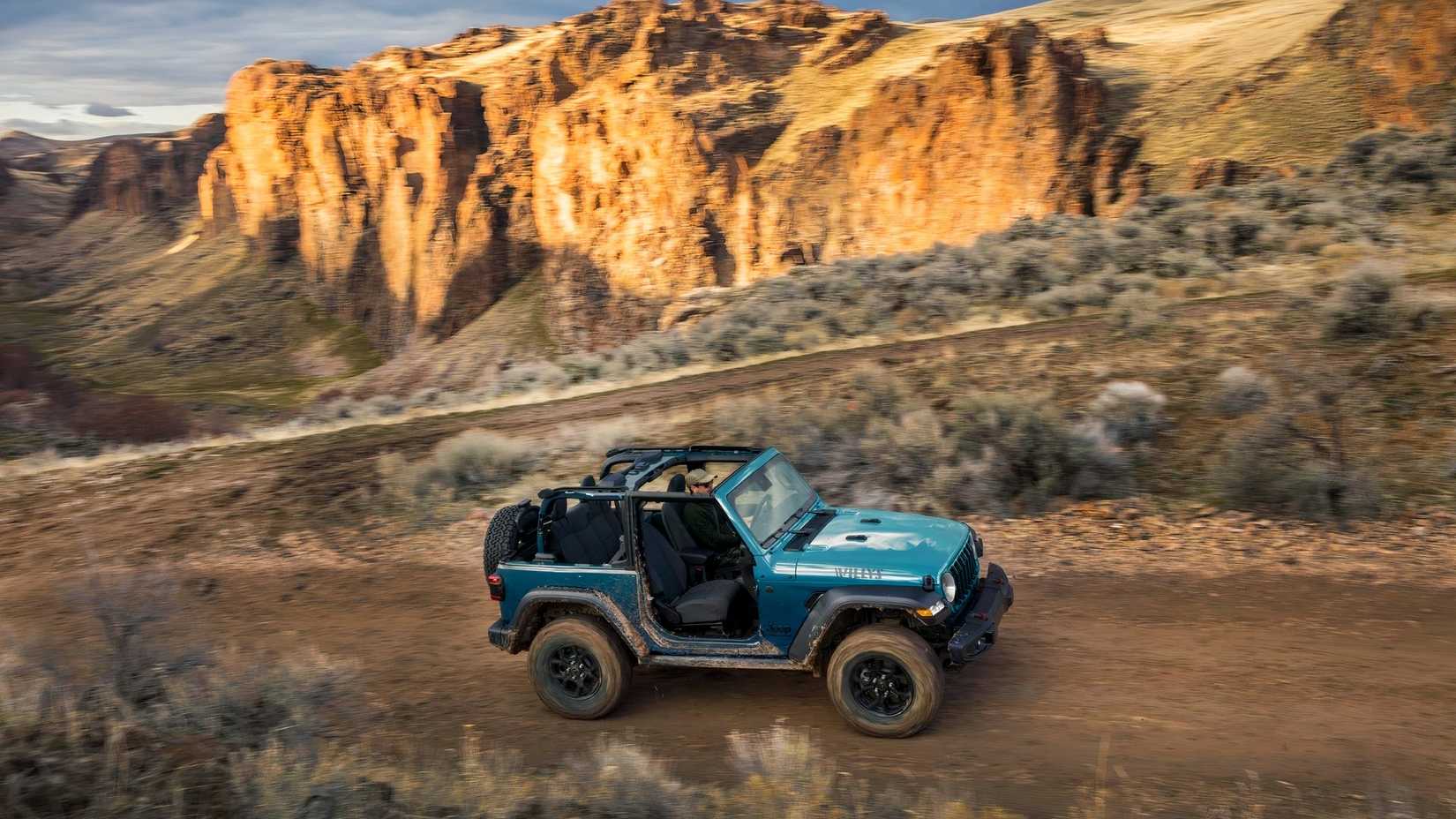 Vista lateral da trilha de condução do Jeep Wrangler Willys JL 2026