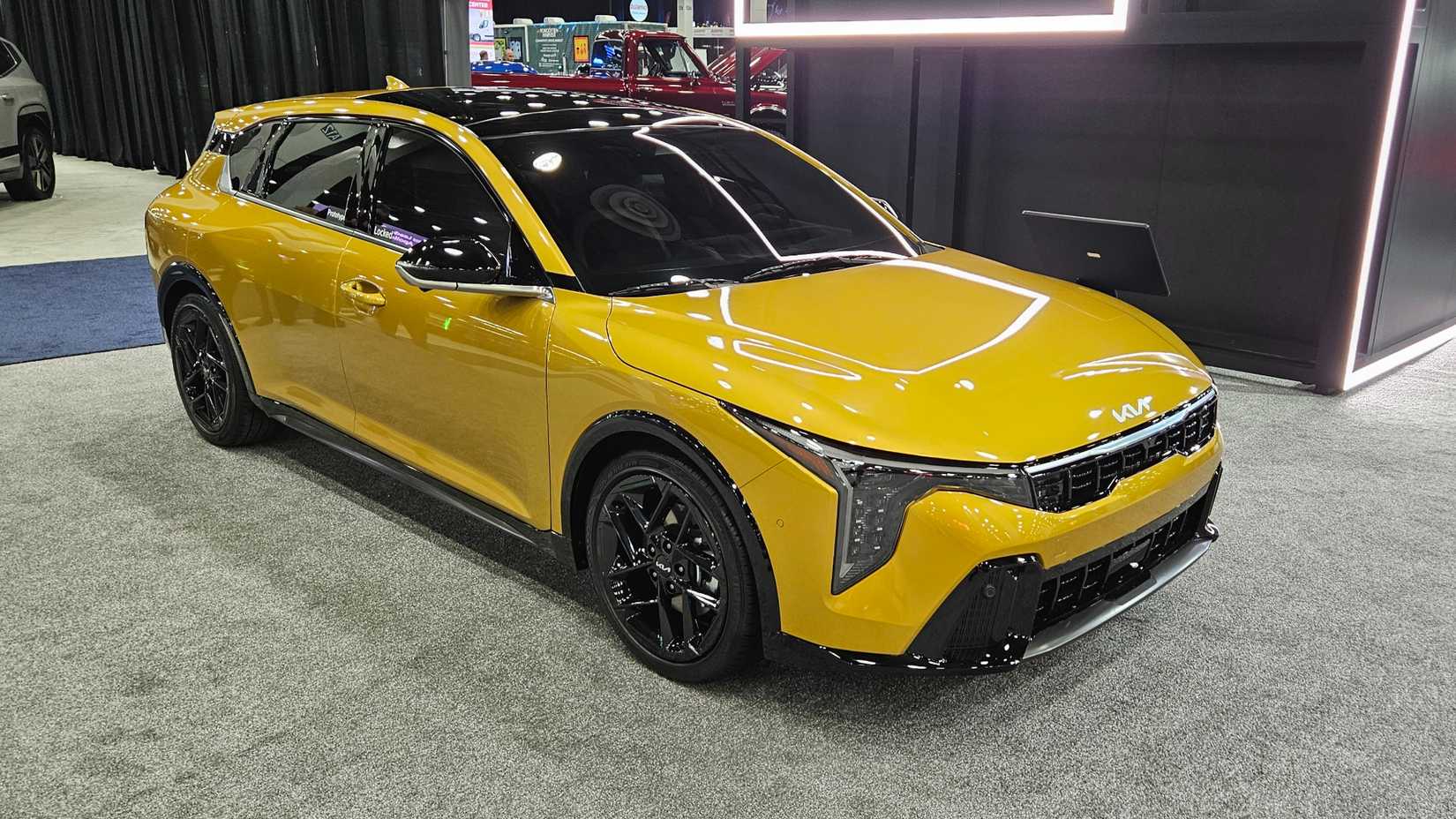 2026-kia-k4-hatchback-gt-line-front-quarter-2026-detautoshow