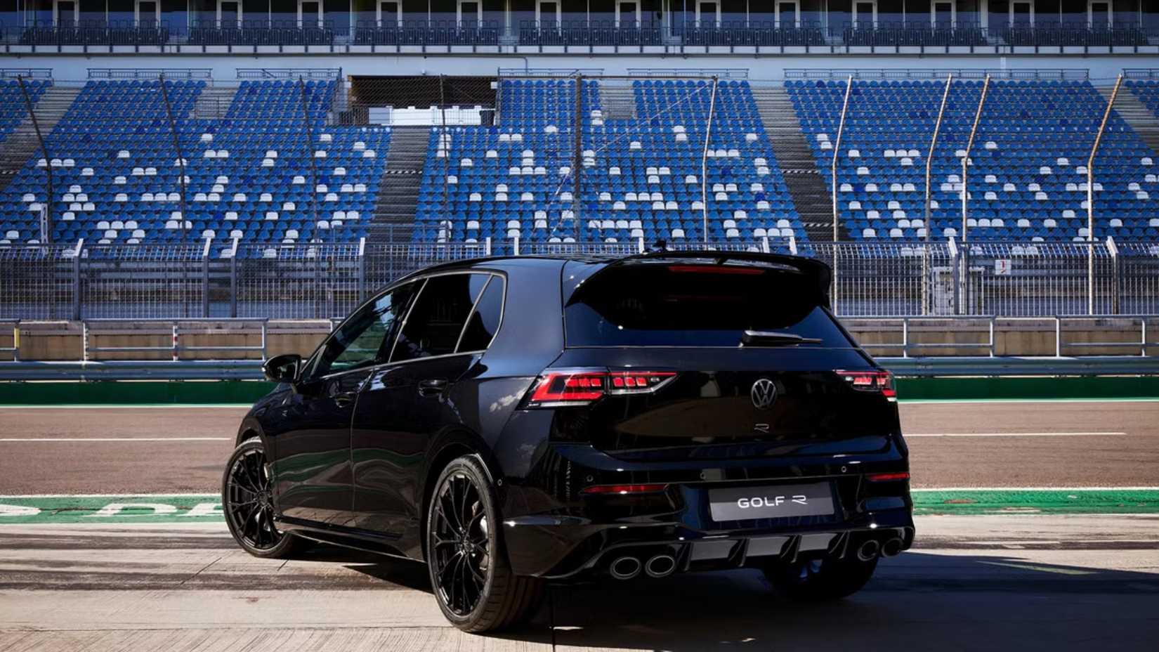 2026 Volkswagen Golf R traseira