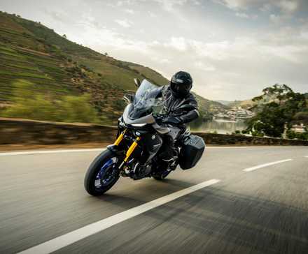 Panorâmica Yamaha Tracer 7 GT 2026