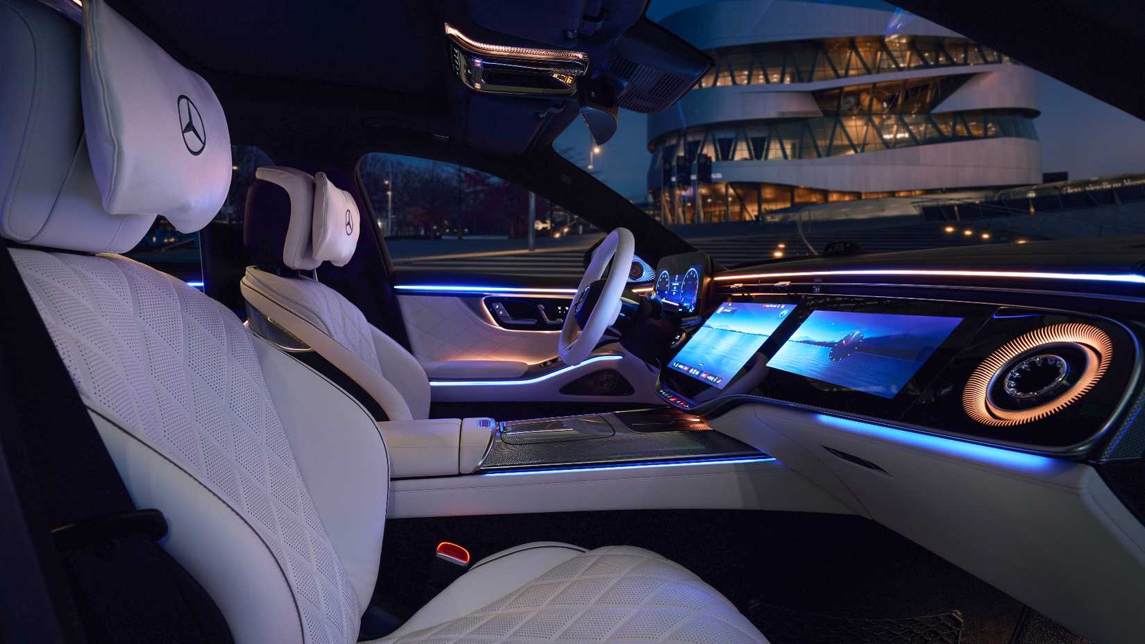 2027-mercedes-benz-s-class-modelo-europeu-mostrado-interior-noite