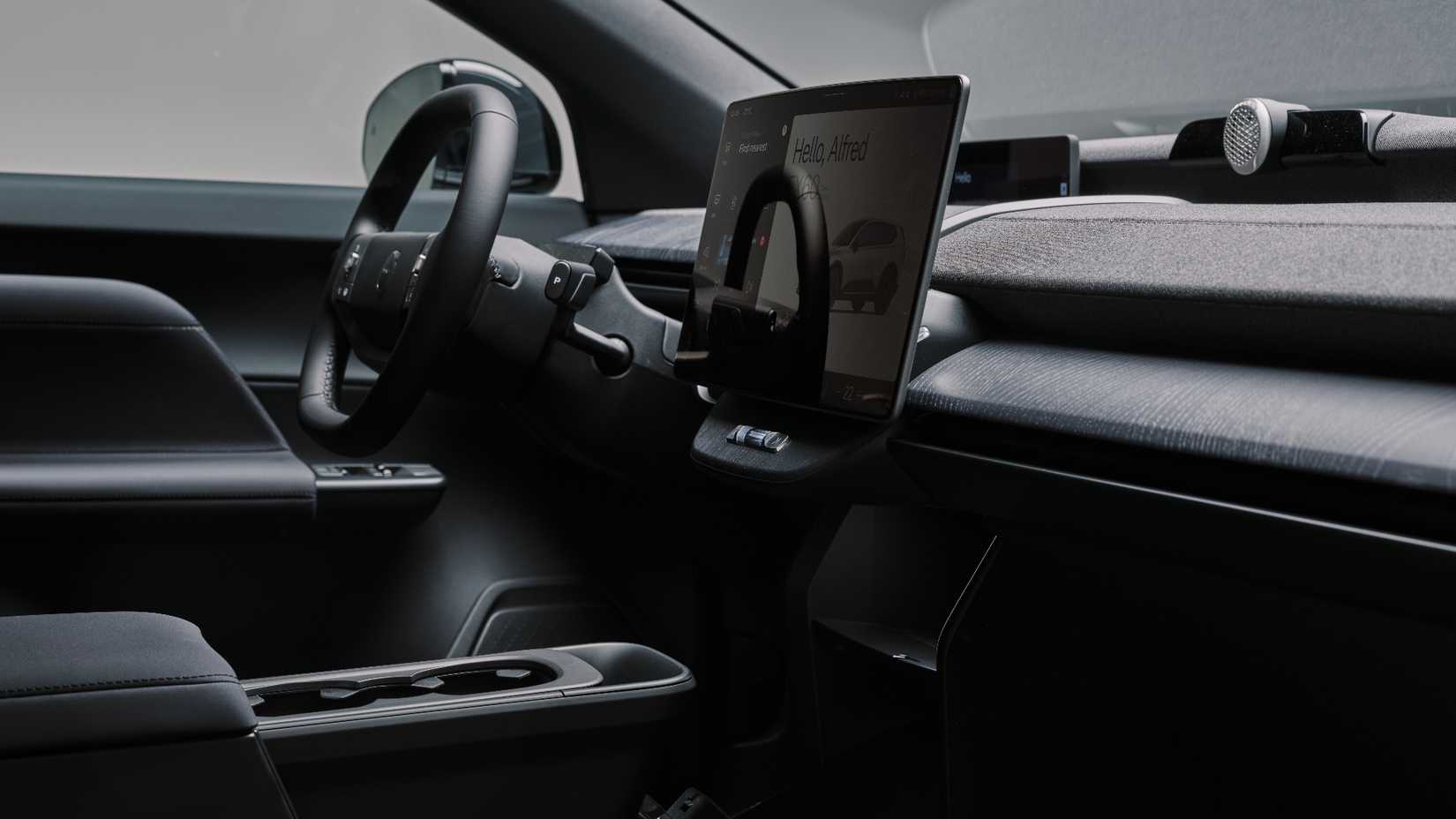 2028-volvo-ex60-cross-country-036