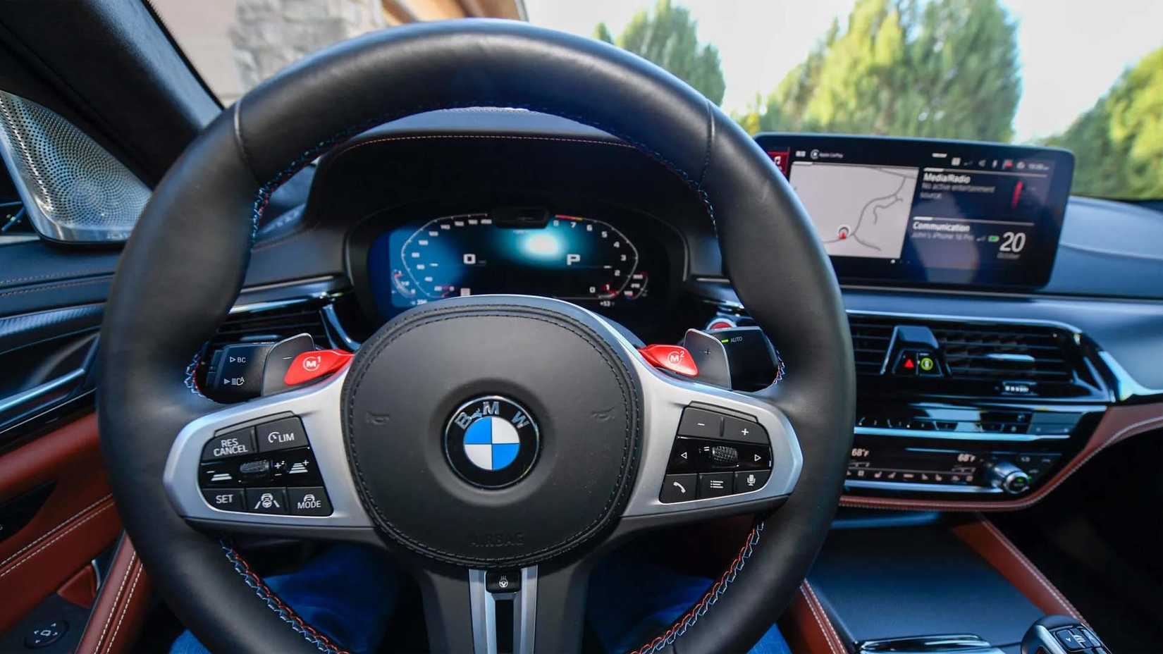 BMW F90 M5 infotainmnent