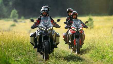 Pilotos off-road nas Ducati Multistrada V4 totalmente equipadas