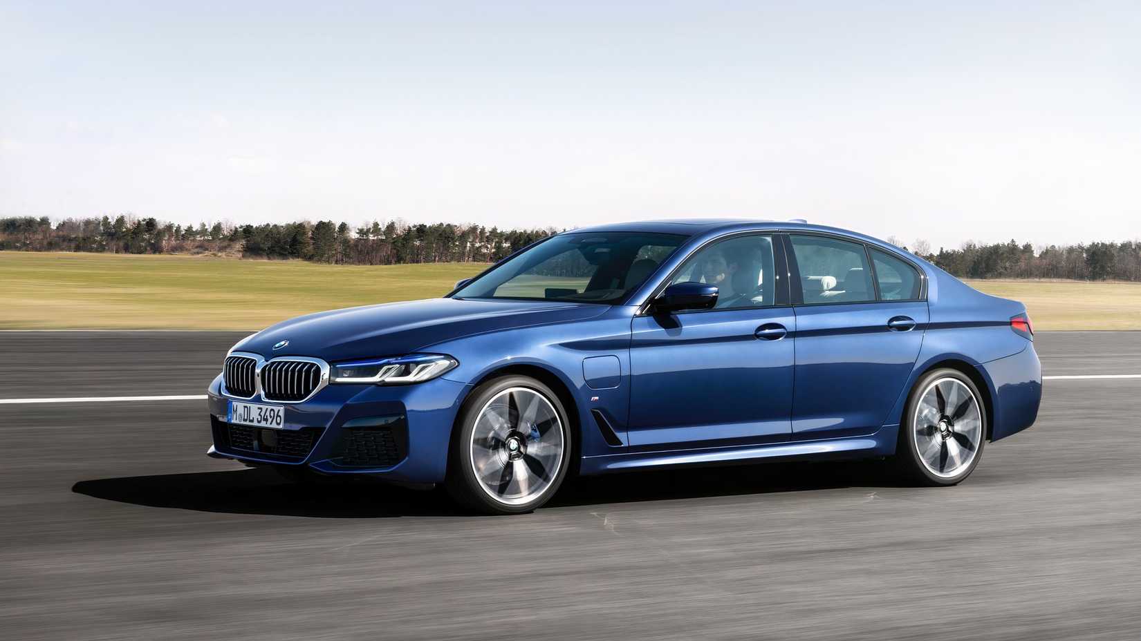 2021 5 series in blue