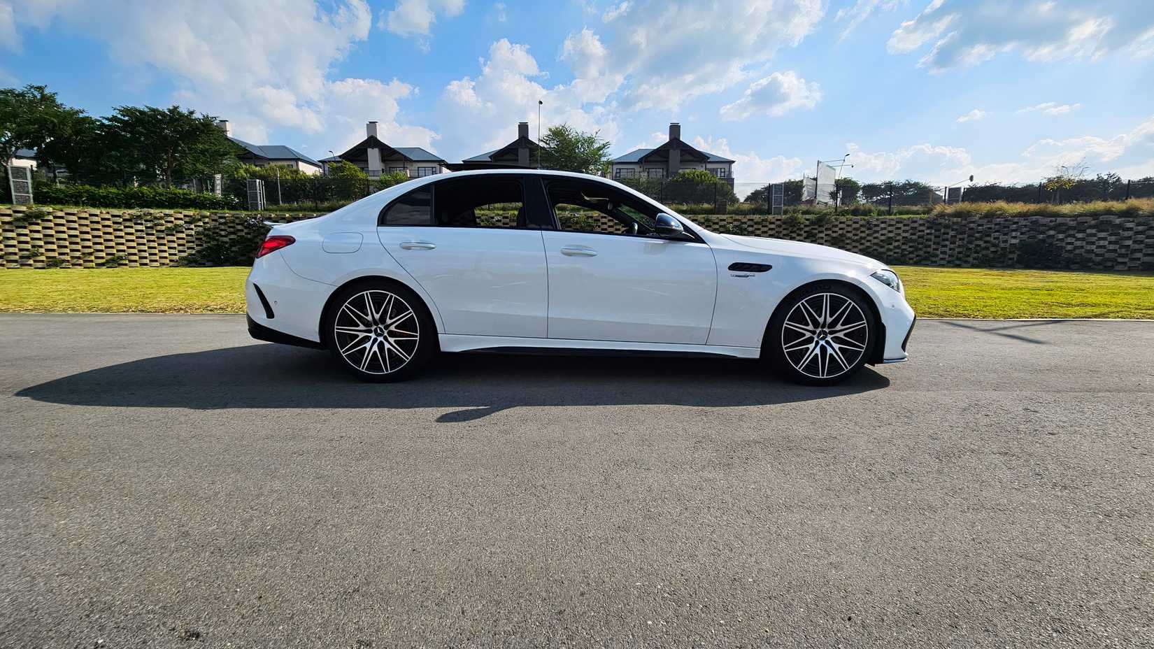 Mercedes-Benz C63 SE Performance - White