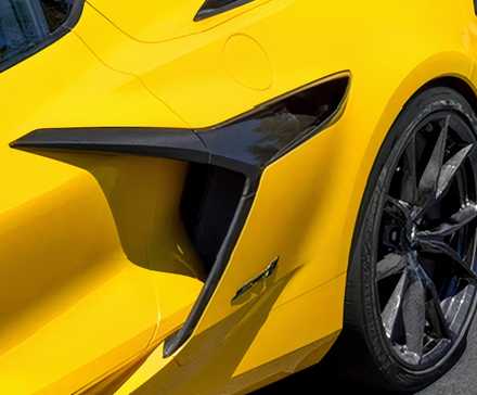 2026 Chevrolet-C8-Corvette-ZR1-Coupe-Competition-Amarelo
