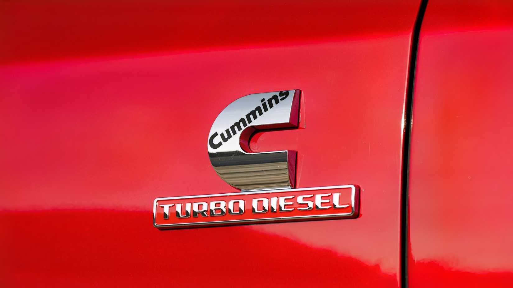 Emblema Cummins na coleta de RAM