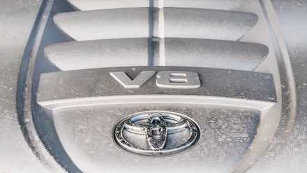 v8 toyota