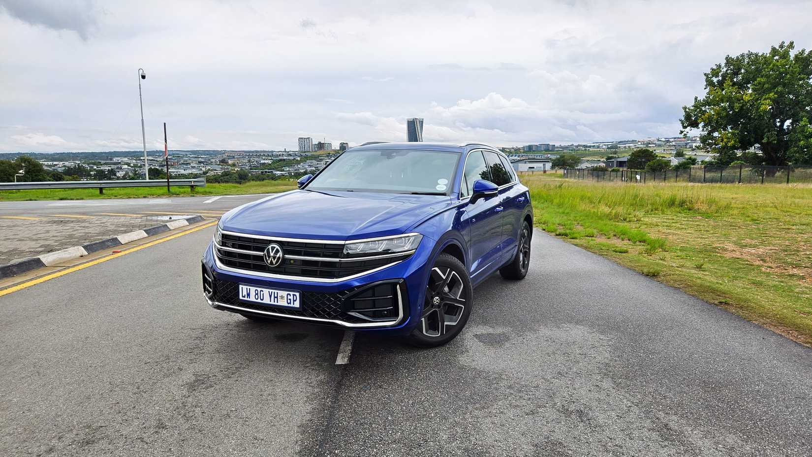 2025 Volkswagen Touareg R-Line Blue 
