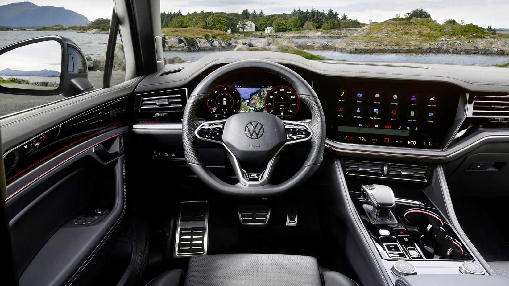 2025 Volkswagen Touareg interior 