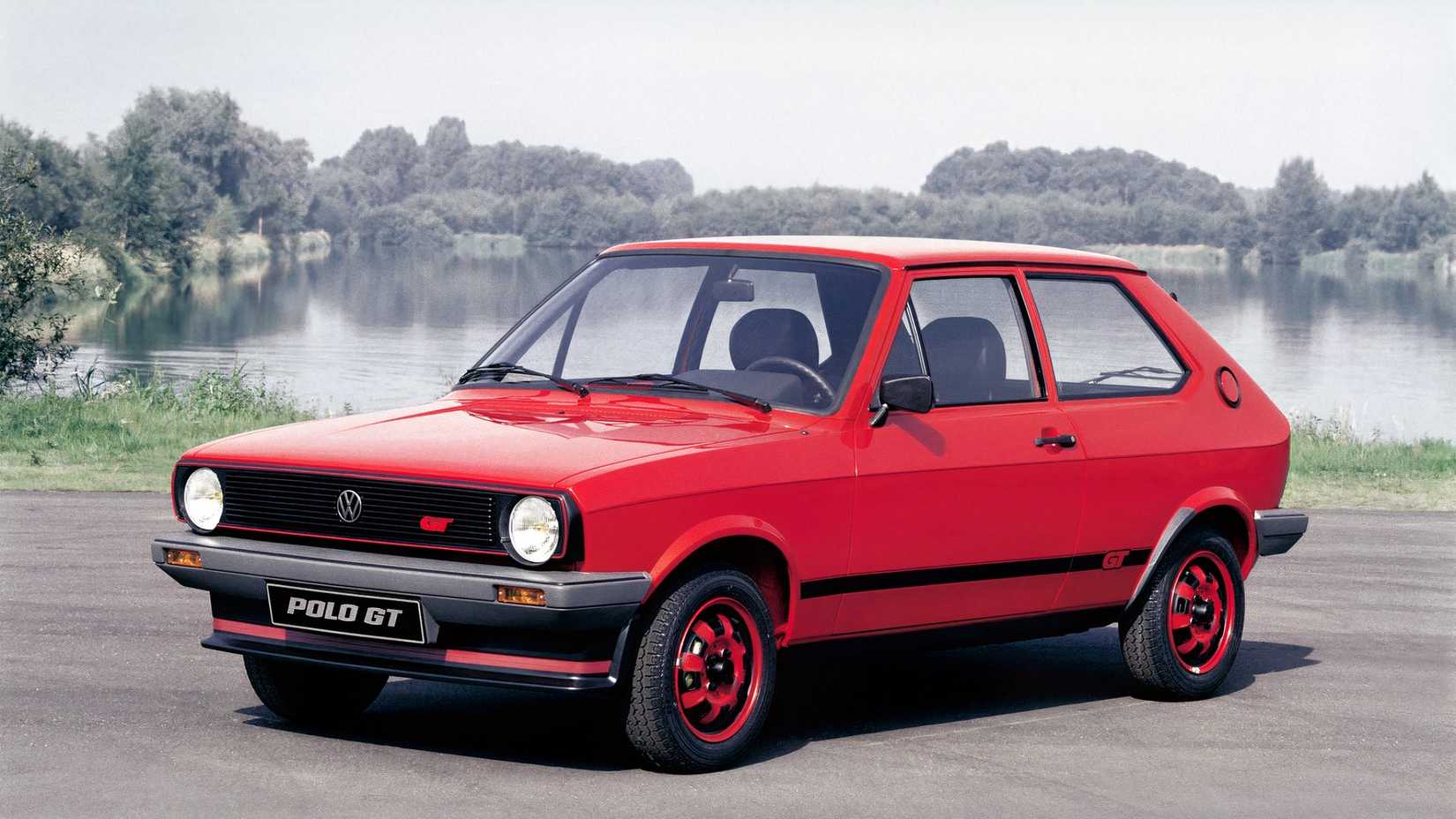 Volkswagen Polo 1st Gen 1976 - red 