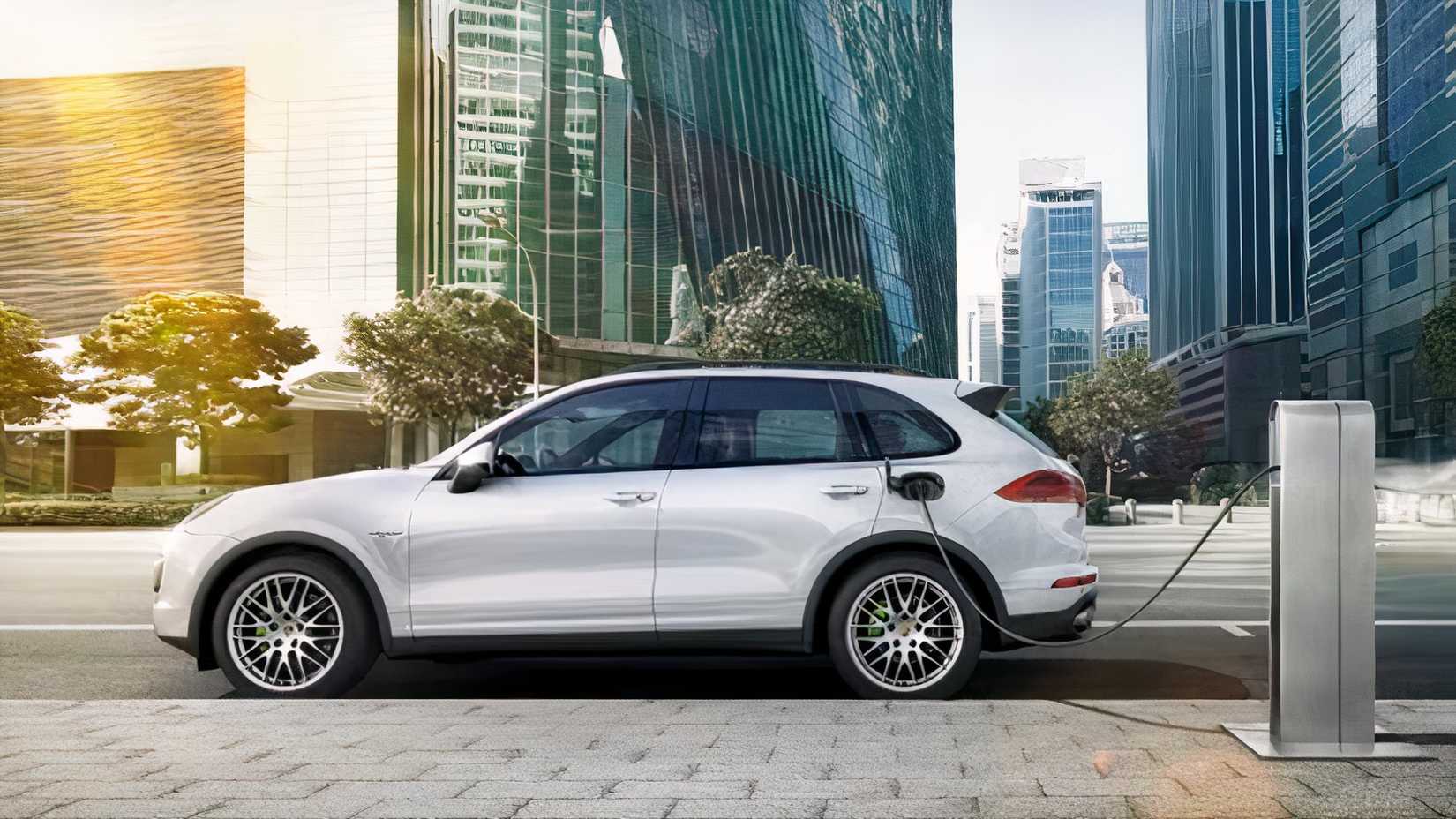 2018 Porsche Cayenne E-Hybrid charging