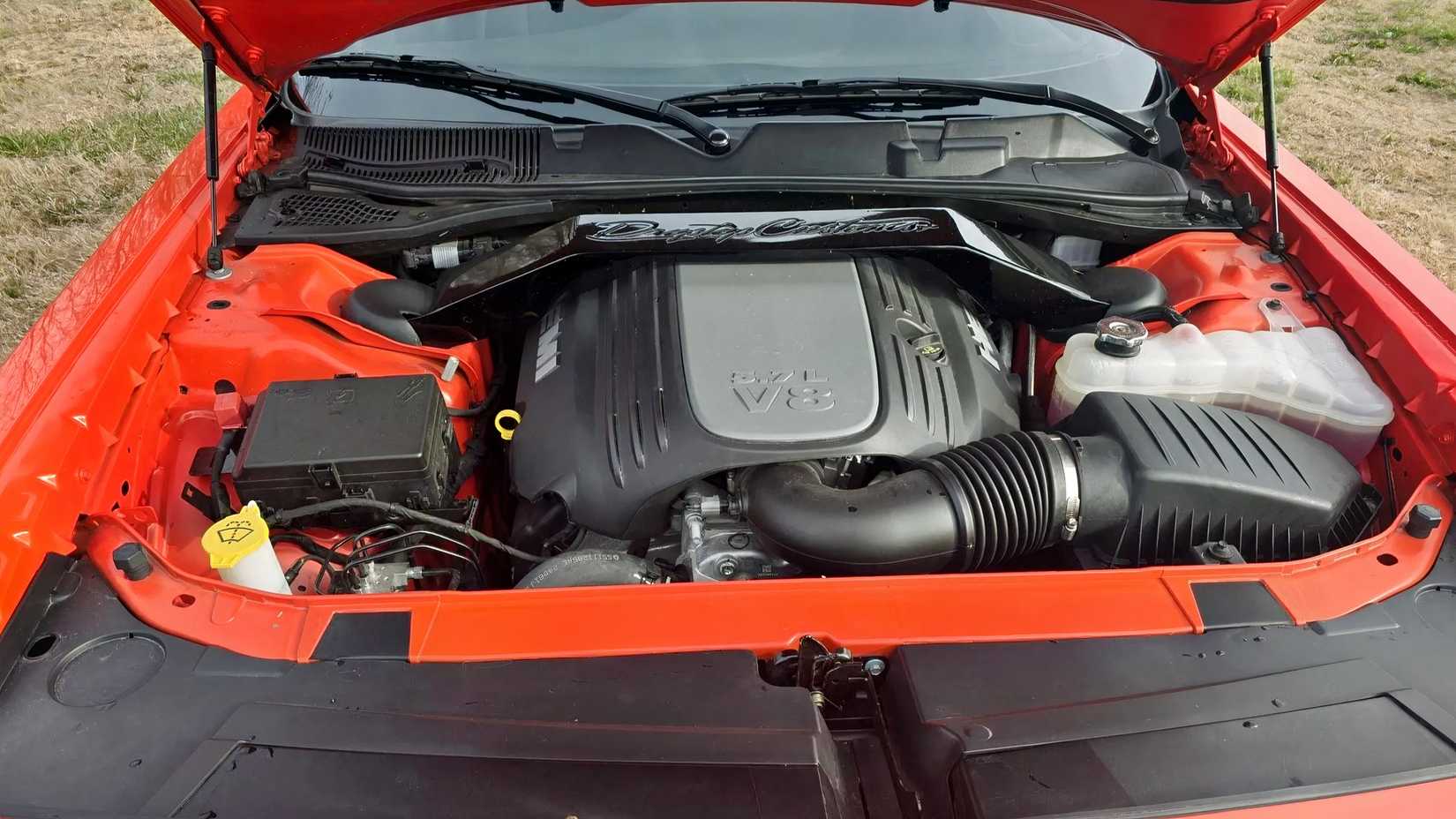 2022 Dodge Challenger 5.7L engine