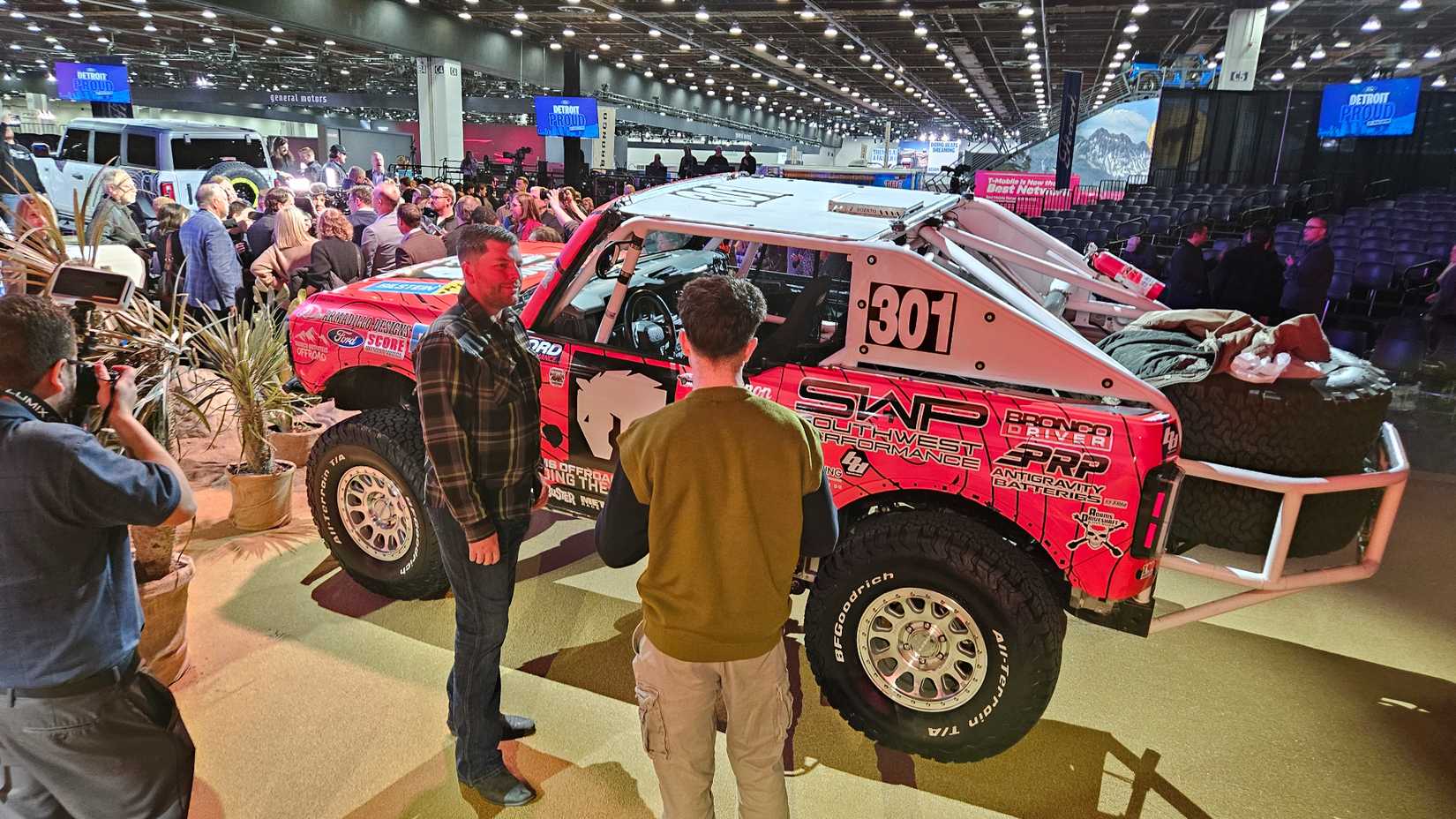 fábrica-bronco-reconstruído-ganhou-baja-500-2026-detautoshow-driver-esquerdo