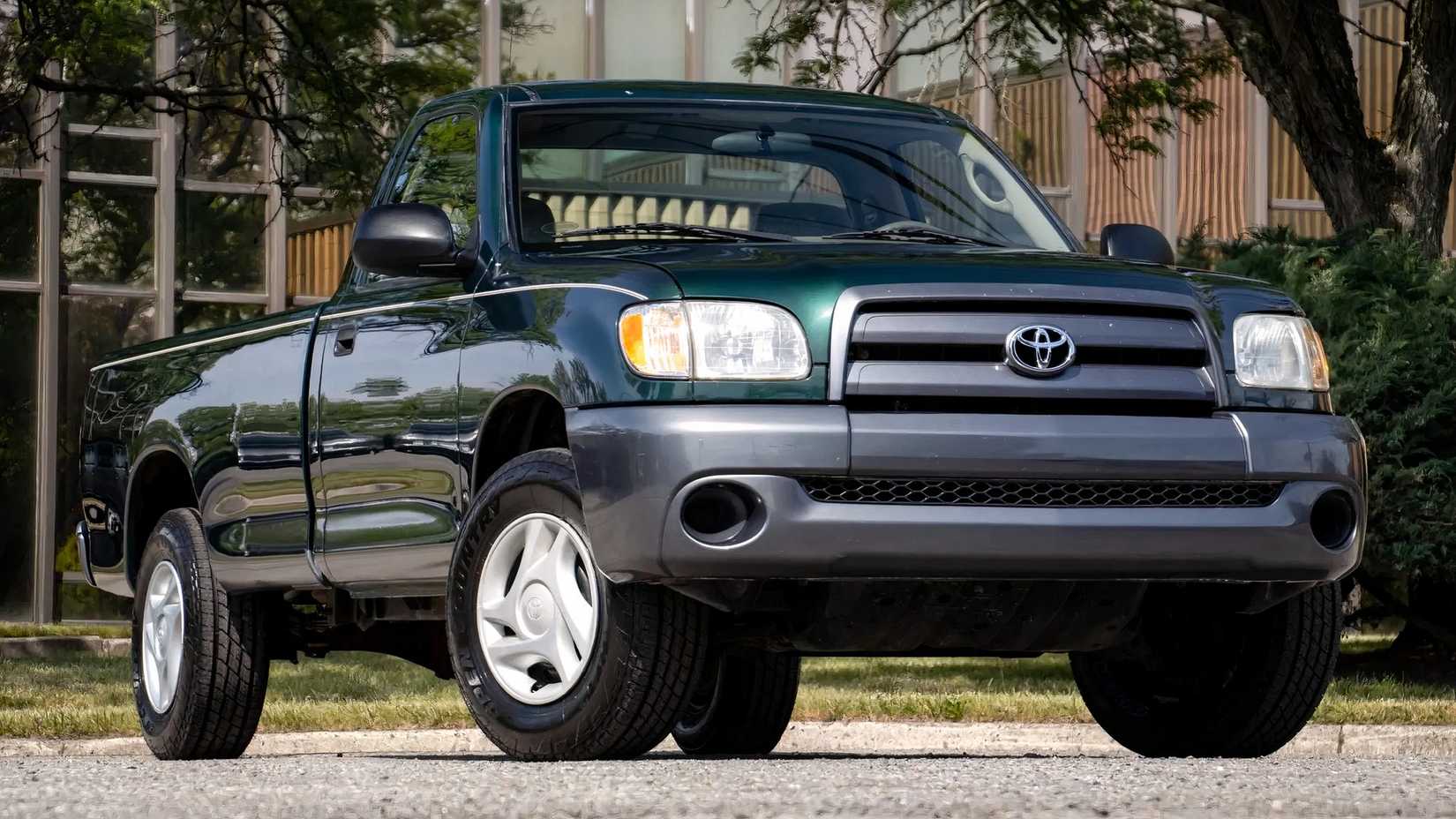 2003 Toyota Tundra estacionado