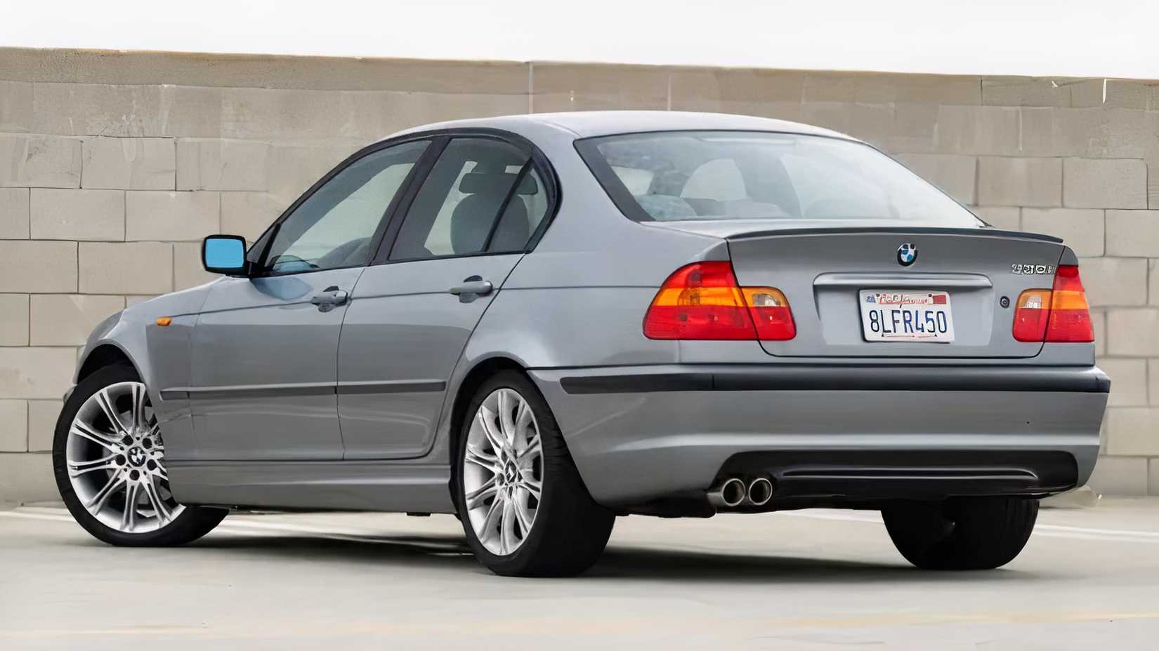 2004 BMW 330i ZHP rear 3/4 shot