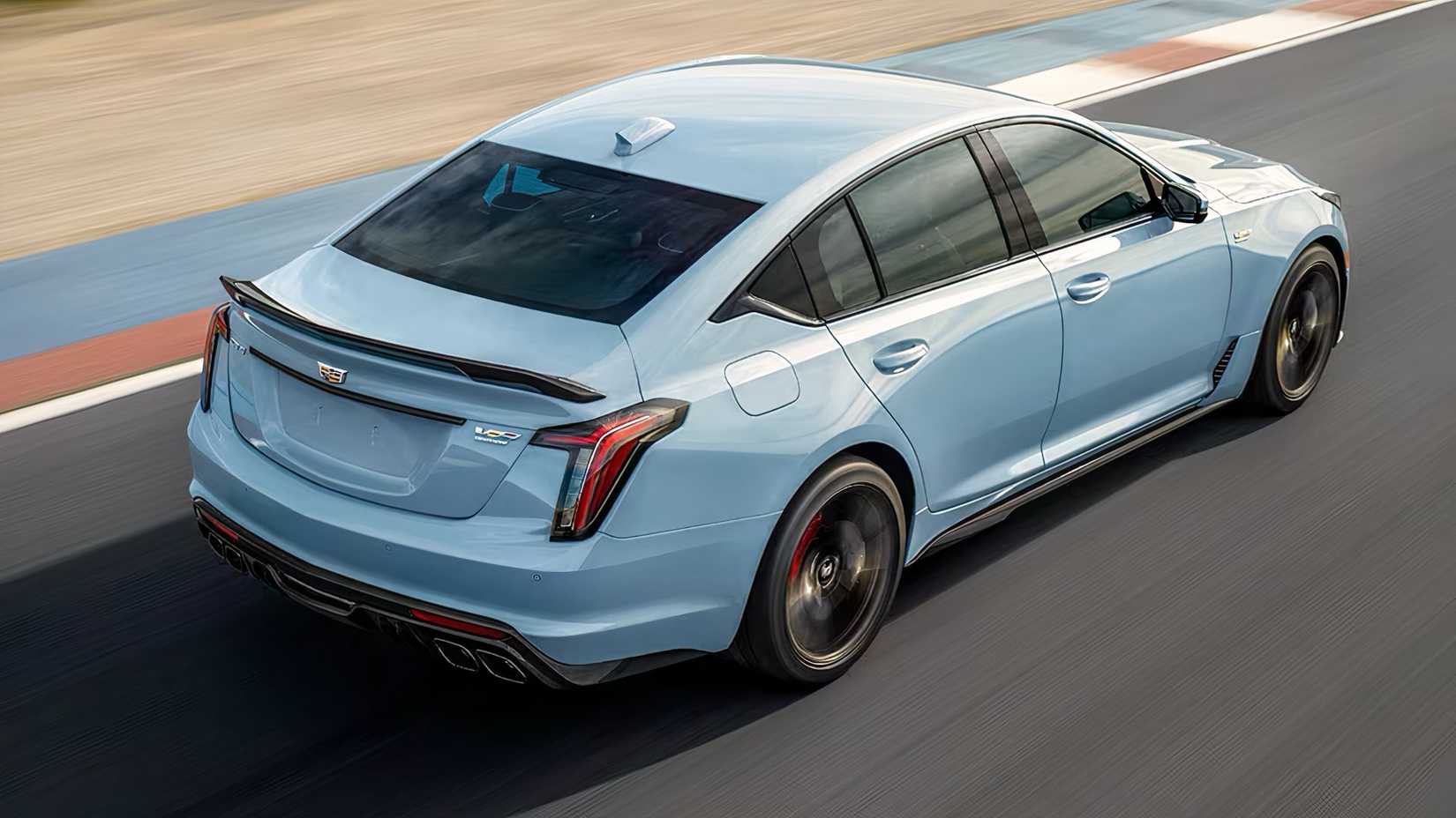 2026 Cadillac CT5-V Blackwing traseiro 3/4 foto de ação