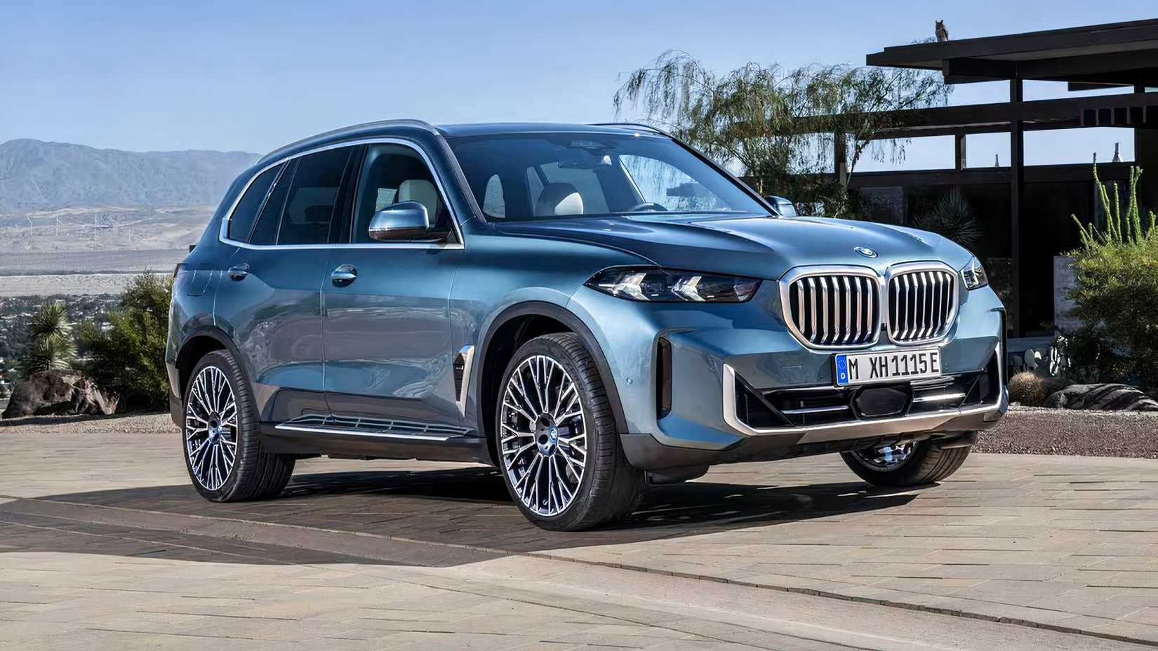 2025 BMW X5 xDrive50e front 3/4