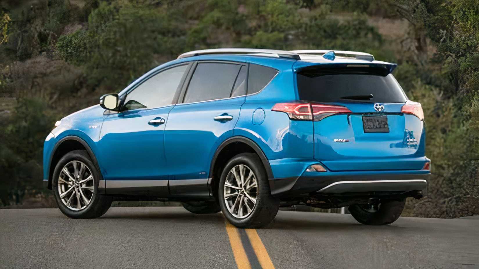 2018 Toyota RAV4 Hybrid rear 3/4 shot