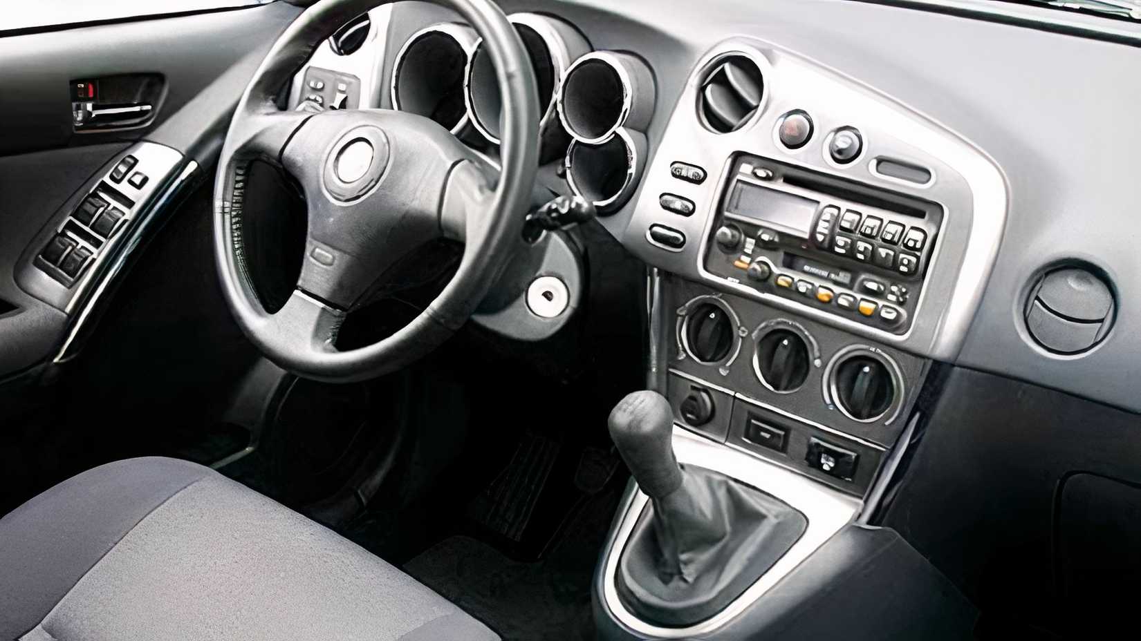 2005 Toyota Matrix dashboard