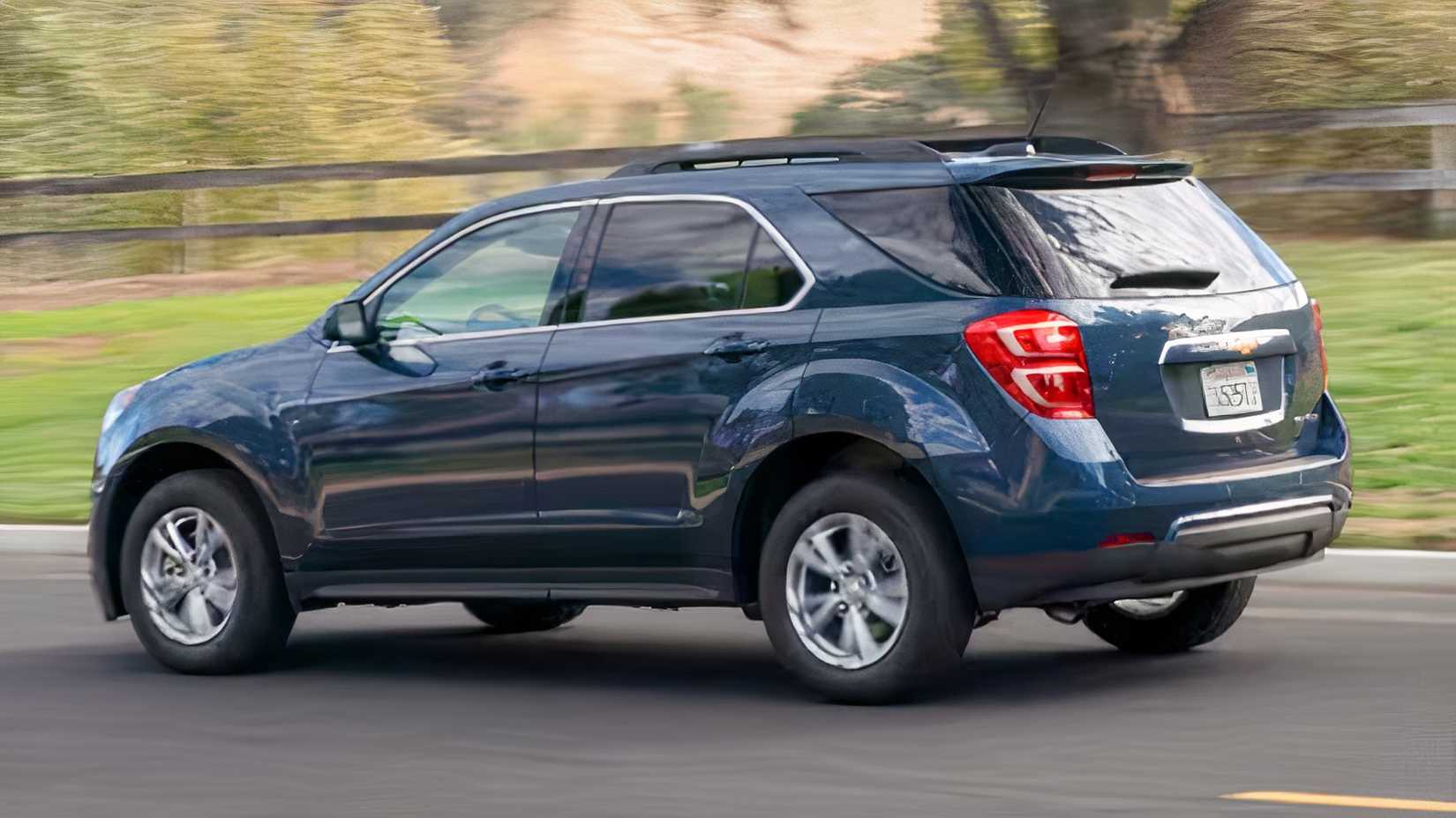 2016 Chevrolet Equinox rear 3/4 action shot