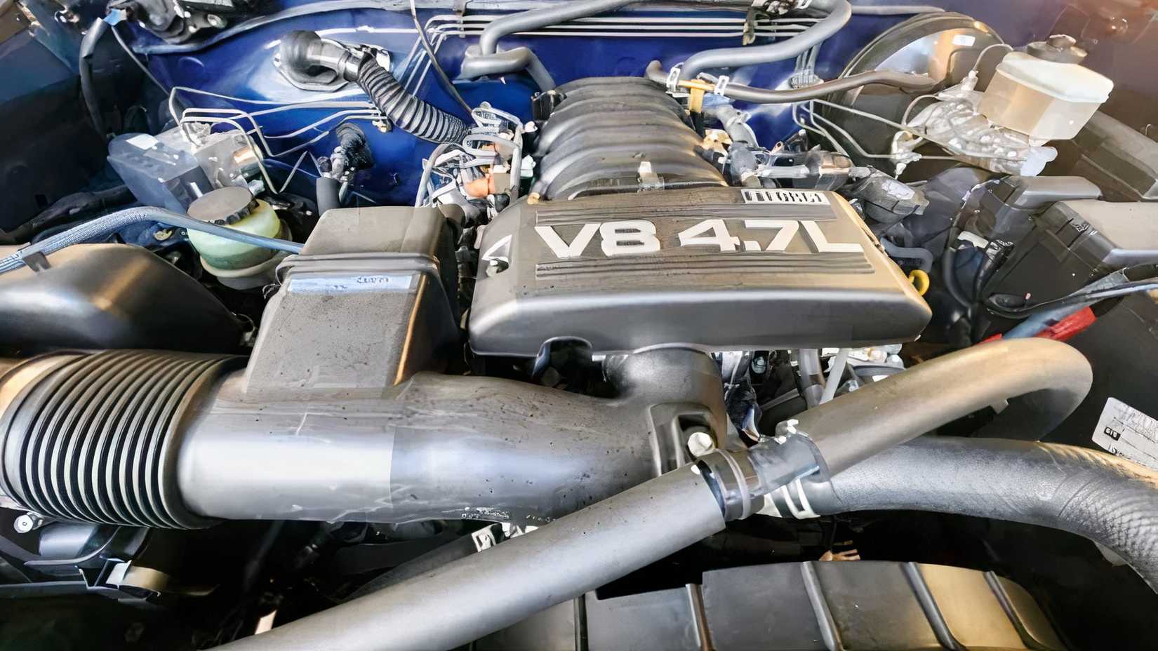 Compartimento do motor Toyota Tundra 2006