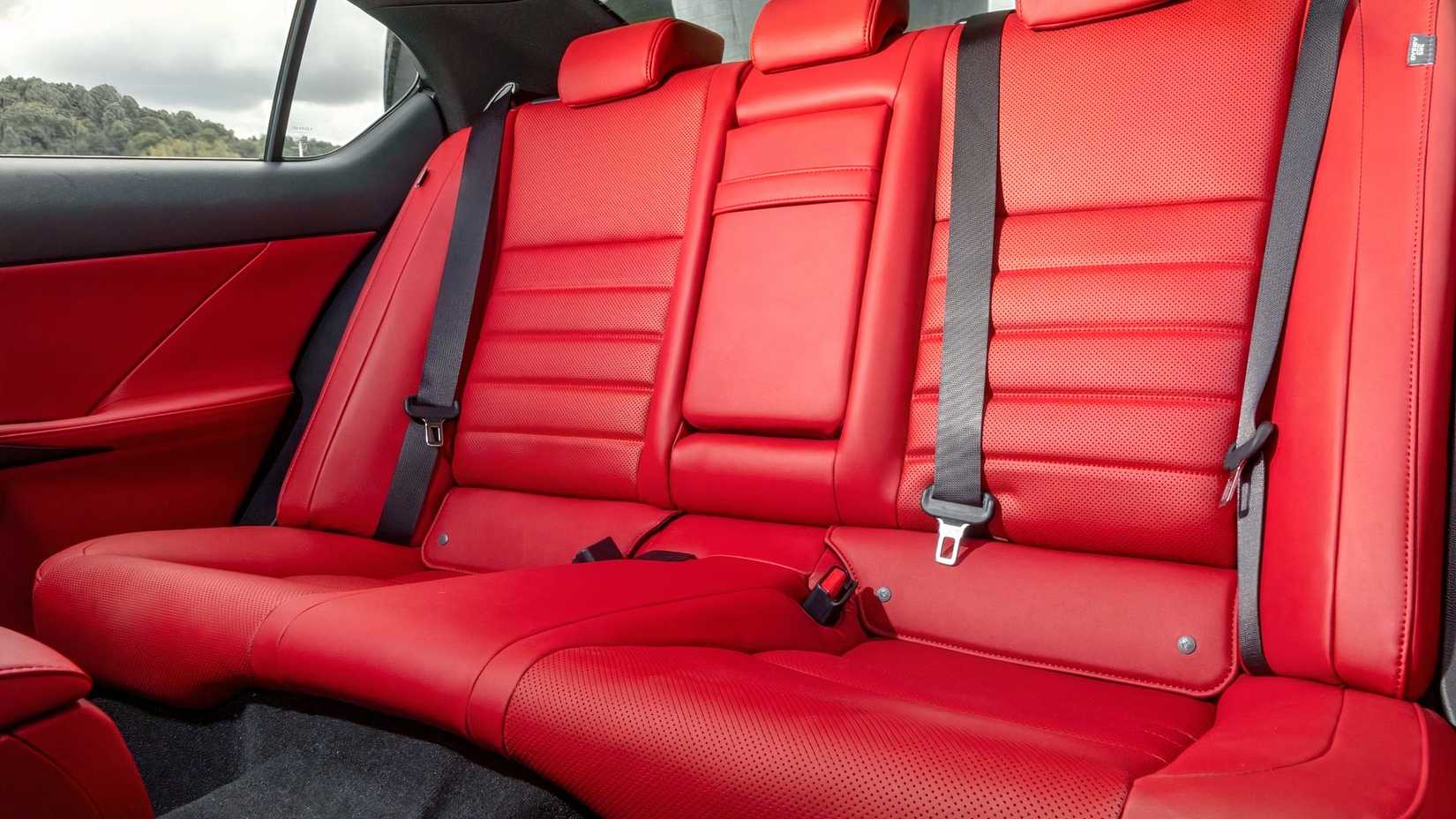 Lexus IS 350 rear seats
