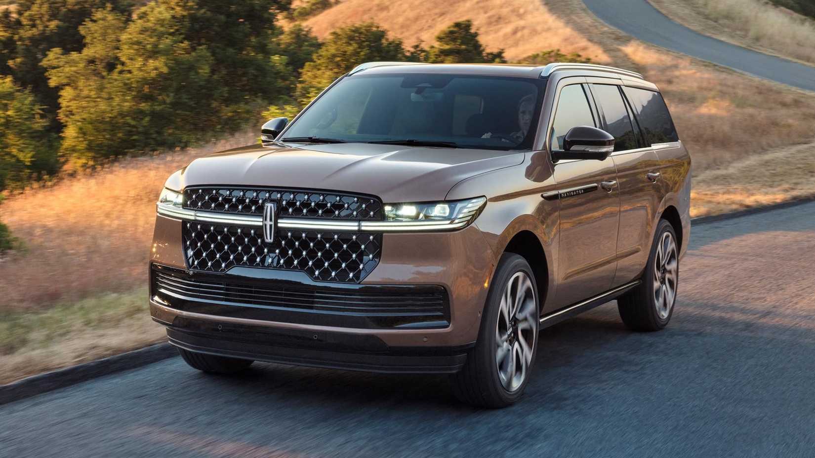 2026 Lincoln Navigator Black Label front third quarter view