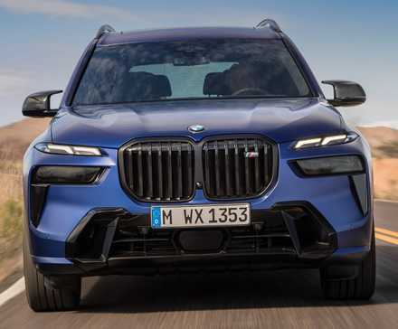 Painel frontal do BMW X7 M60i 2026