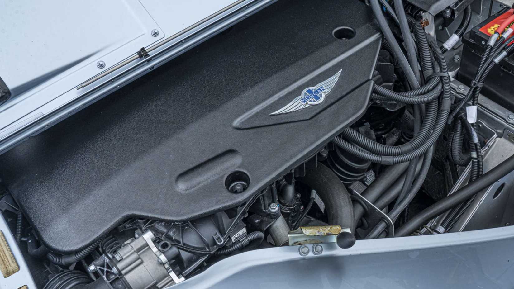 Close do motor Morgan Plus Six