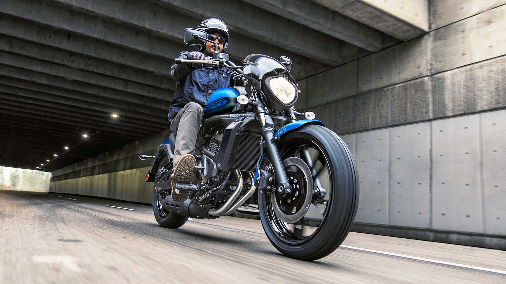 Rider on 2026 Kawasaki Vulcan S coming out of an underpass