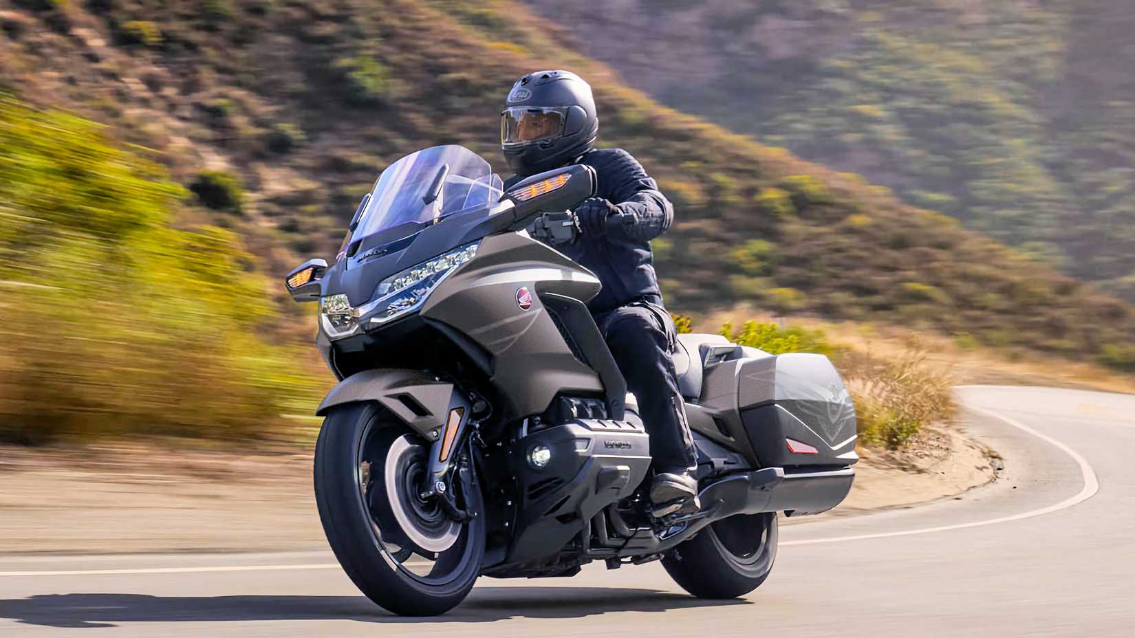 Piloto em uma Honda Gold Wing 2026