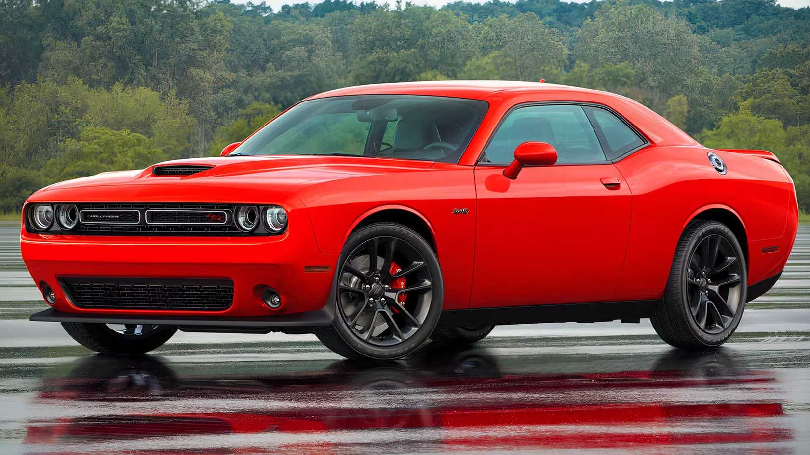 2023 Dodge Challenger R/T, front 3.4