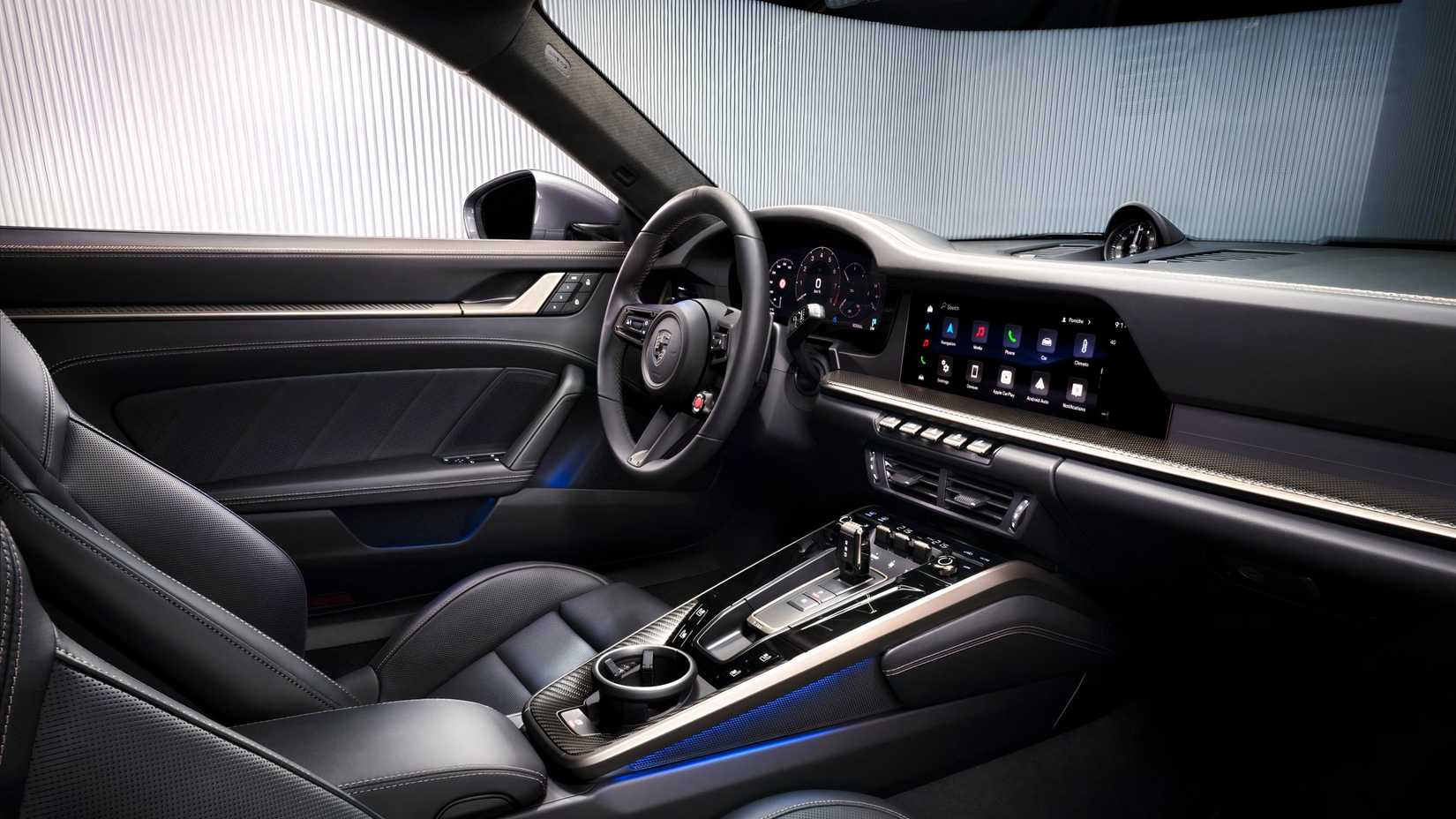 Interior do Porsche 911 Turbo S 2025