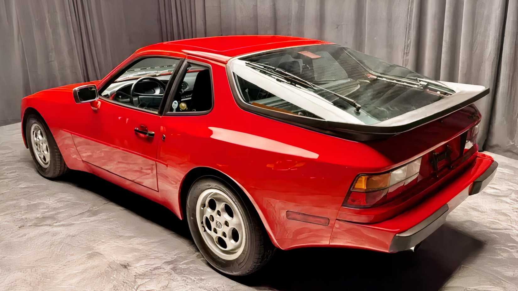Traseira do Porsche 944 1980