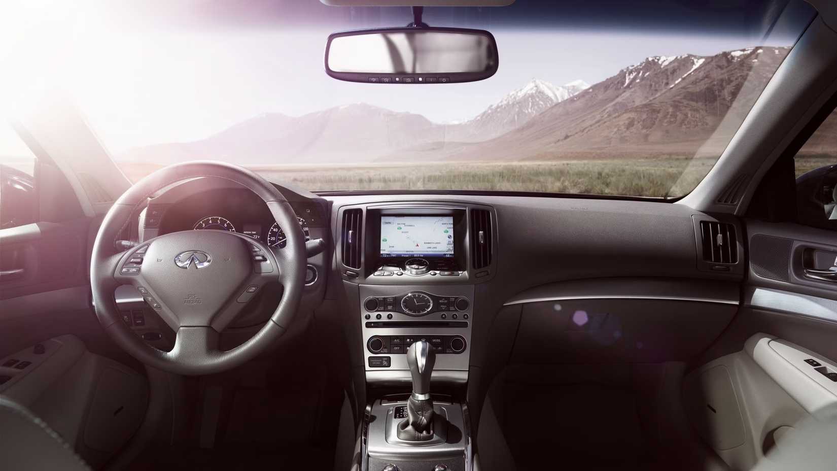 2015 Infiniti Q40 (6)