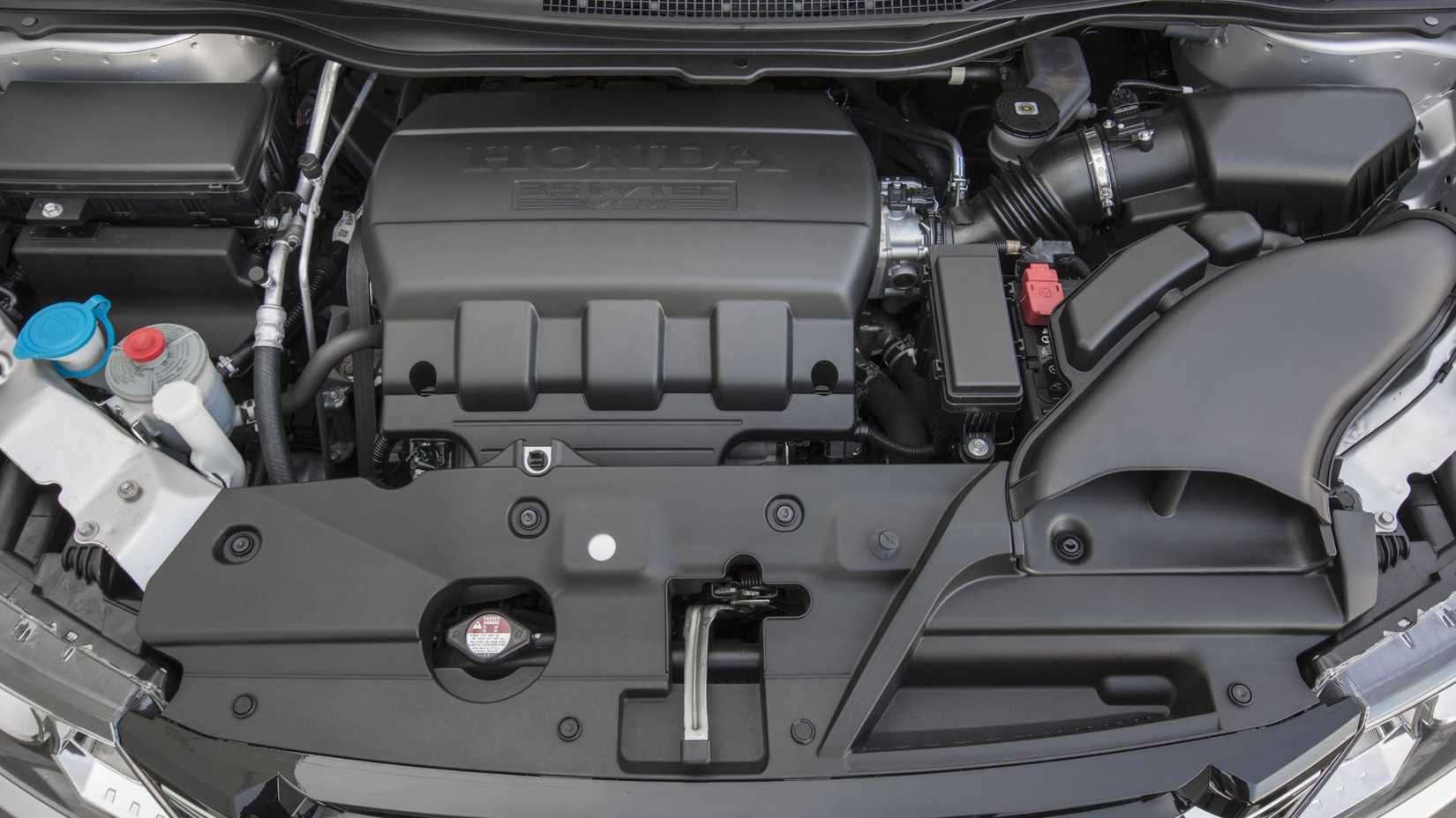 2016 Honda Odyssey engine bay