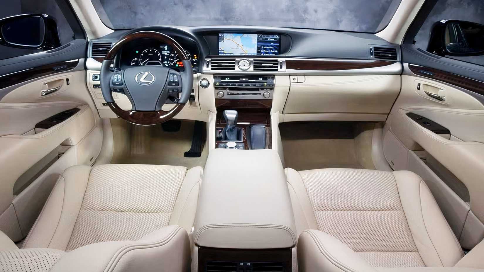 2016 Lexus LS interior